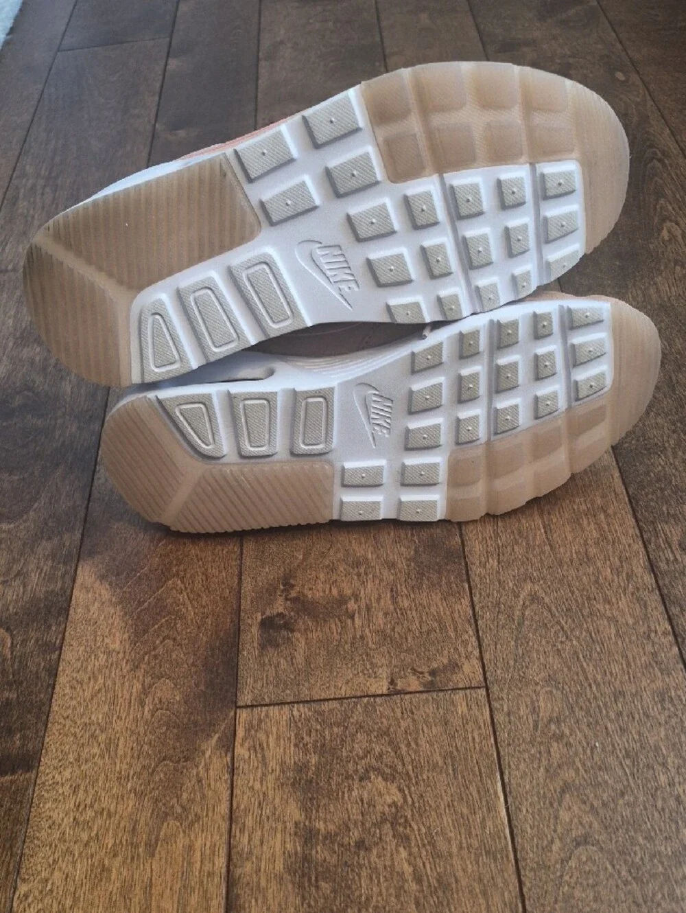 Nike Women's Light Beige and Pink Casual Sneakers